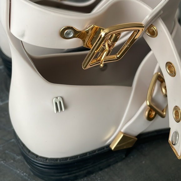 MELISSA Antares Cut Out Boots - Picture 9 of 16